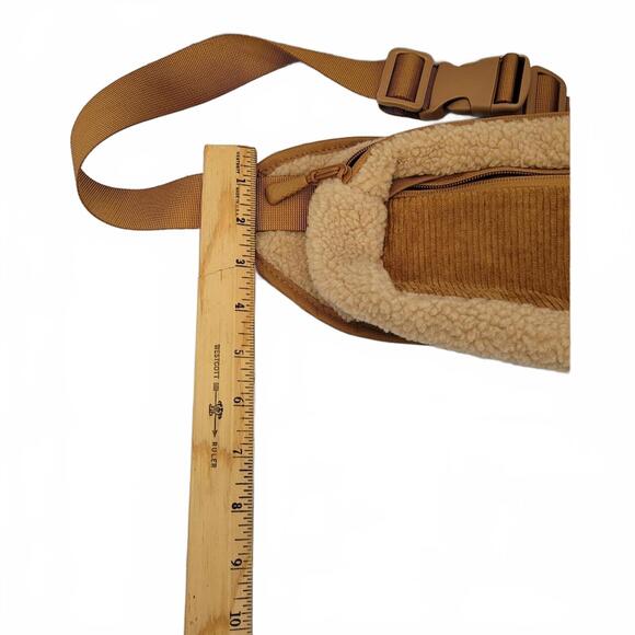 Ladies Whimsical Style Fuzzy Soft Fanny Pack Waist Pouch Adjustable Strap Two Zi - Picture 9 of 9